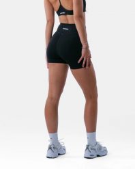 Damskie szorty z wysokim stanem i kieszenią fitness – Encore – czarny. Czarne szorty sportowe damskie AESTHETICWOLF, l, bez wzorów, z dzianiny, z podwyższonym stanem, na fitness i siłownię. Za 189.99 zł.