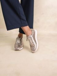 Buty sportowe damskie TBS Blon. Brązowe obuwie sportowe damskie TBS, bez wzorów, z materiału, tenisowe. Za 423.85 zł.