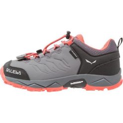 Salewa MTN TRAINER WP Obuwie do biegania Szlak quiet shade/hot coral. Buty sportowe chłopięce marki Salewa. Za 379.00 zł.