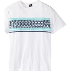 T-shirt Regular Fit bonprix biały. Białe t-shirty męskie marki bonprix, z nadrukiem. Za 24.99 zł.