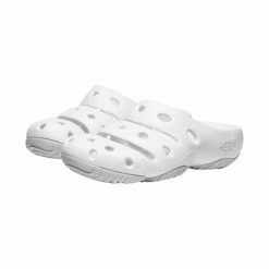 Klapki damskie KEEN YOGUI. Białe klapki damskie Keen, bez wzorów, sportowe, bez obcasa. Za 179.99 zł.