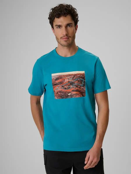 T-shirt regular z nadrukiem męski 4F 4FRSS26TTSHM4238. Niebieskie t-shirty męskie 4f, l, bez wzorów, z bawełny, klasyczne, bez kołnierzyka. Za 45.99 zł.