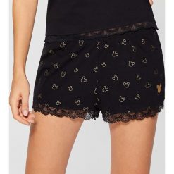 Bieliźniane szorty z nadrukiem Mickey Mouse Special Collection - Czarny. Szorty damskie marki Mohito. Za 39.99 zł.
