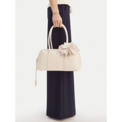 Torebka GINO ROSSI. Białe torebki do ręki damskie Gino Rossi, bez wzorów, klasyczne, bez dodatków. Za 249.99 zł.