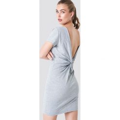 Rut&Circle Sukienka z węzłem na plecach - Grey. Sukienki damskie marki Rut&Circle. W wyprzedaży za 60.97 zł.