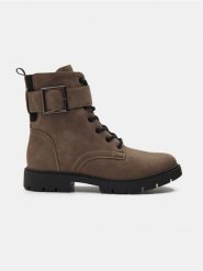 Botki z imitacji zamszu - brązowy. Brązowe botki damskie Sinsay, bez obcasa, bez zapięcia. Za 59.99 zł.