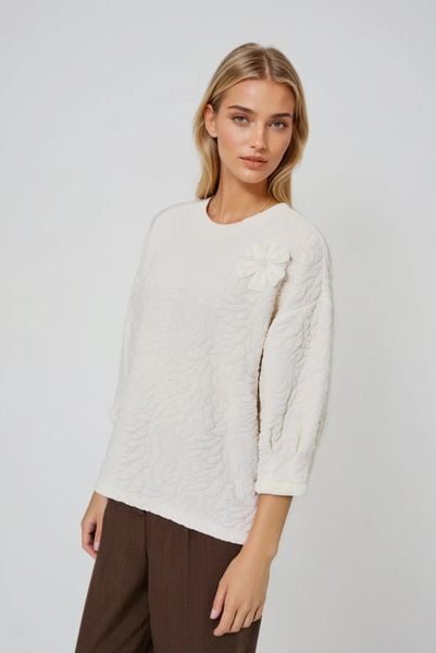 Bluza ze strukturalnego materiału biała. Białe bluzy damskie MOODO, l, bez wzorów, z elastanu, bez kaptura. Za 109.99 zł.