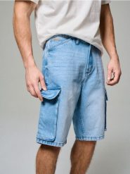 Luźne szorty cargo z efektem sprania - niebieski. Niebieskie szorty męskie Sinsay, m, bez wzorów. Za 69.99 zł.