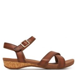 Sandały Josef Seibel. Brązowe sandały damskie Josef Seibel, bez wzorów, bez obcasa, na płaskiej podeszwie, bez zapięcia. Za 409.99 zł.