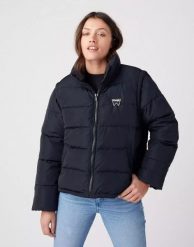 WRANGLER SHORT PUFFER DAMSKA KURTKA PRZEJŚCIOWA BLACK W4R9YJ100 112319249. Czarne płaszcze damskie Wrangler, na jesień, l, bez wzorów, z jeansu, bez kaptura. W wyprzedaży za 199.99 zł.