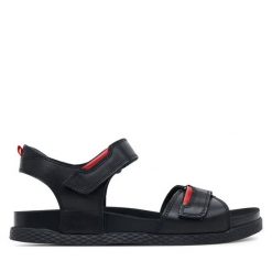 Sandały Lasocki. Czarne sandały damskie Lasocki, bez wzorów, bez obcasa, na płaskiej podeszwie, bez zapięcia. Za 143.99 zł.