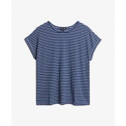Damska koszulka o luźnym kroju Superdry Studios. Niebieskie t-shirty damskie Superdry., bez wzorów, bez kołnierzyka. Za 102.20 zł.