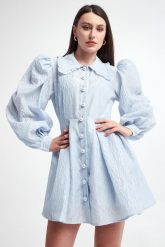 Sukienka z kołnierzykiem CUSTOMMADE. Sukienki damskie Custommade, m, bez wzorów, bez kołnierzyka, bez ramiączek. W wyprzedaży za 773.27 zł.