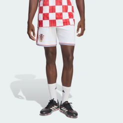 Spodenki domowe Chorwacja 26. Białe krótkie spodenki sportowe męskie Adidas, xl, bez wzorów, z materiału, na fitness i siłownię, climacool (adidas). Za 199.00 zł.