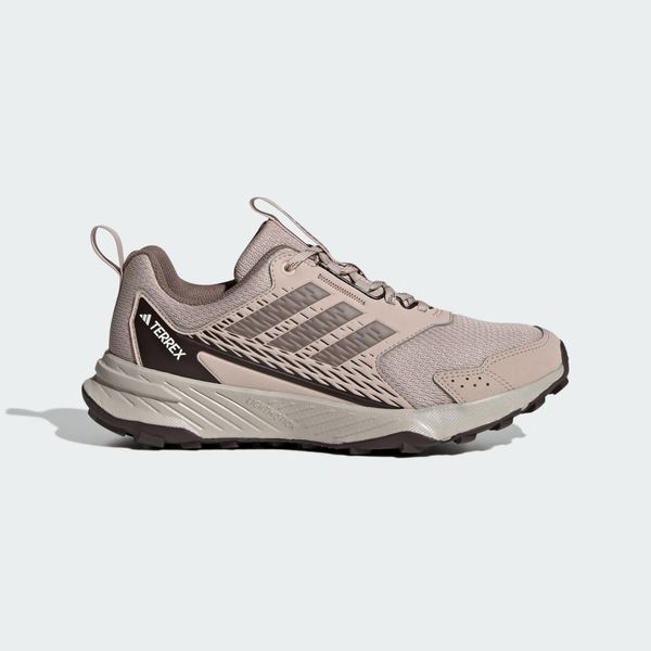 Buty Tracefinder Trail Running. Brązowe obuwie sportowe damskie Adidas, bez wzorów, z gumy, do biegania, adidas terrex. Za 299.00 zł.
