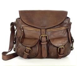Listonoszka brązowa handmade MARCO MAZZINI v149e. Brązowe torby na ramię damskie bez wzorów, ze skóry, eleganckie, duże, bez dodatków. Za 569.05 zł.