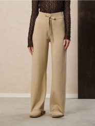 Spodnie wide leg z gumką w pasie - beżowy. Brązowe spodnie materiałowe damskie Sinsay, l, bez wzorów. Za 69.99 zł.