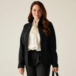 Softshell roboczy damski Octagon. Niebieskie kurtki damskie Regatta, bez wzorów, z softshellu, bez kaptura, trekkingowe. Za 219.99 zł.