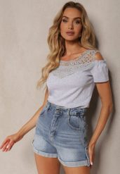 Szara Bluzka z Krótkim Rękawem z Bawełny Zdobiona Haftem i Wycięciami na Ramionach Testarla. Szare t-shirty i topy dla dziewczynek Renee, z aplikacjami, z bawełny, bez ramiączek. Za 39.99 zł.