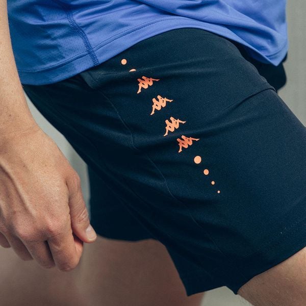 Szorty Kappa Kombat Fio. Czarne krótkie spodenki sportowe męskie Kappa, m, bez wzorów, z materiału, na fitness i siłownię. Za 227.00 zł.