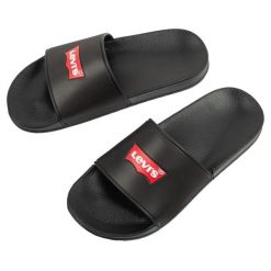 Klapki sportowe damskie laczki Levi's. Białe klapki damskie Levi's, bez wzorów, z materiału, sportowe, bez obcasa. Za 76.99 zł.