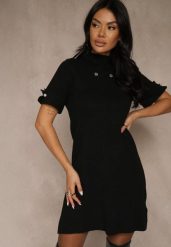 Czarna Sukienka Sweterkowa o Trapezowym Kroju z Perełkami Liatusea. Czarne sukienki damskie Renee, na co dzień, l, bez wzorów, z dzianiny, bez kołnierzyka, bez ramiączek, trapezowe. Za 89.99 zł.