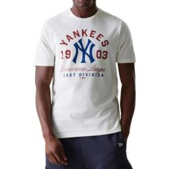 T-Shirt New Era Mlb Wrdmrk Reg Tee Neyyan Ofw Dorośli. Brązowe t-shirty męskie New Era, m, bez wzorów, z bawełny, bez kołnierzyka. Za 129.30 zł.