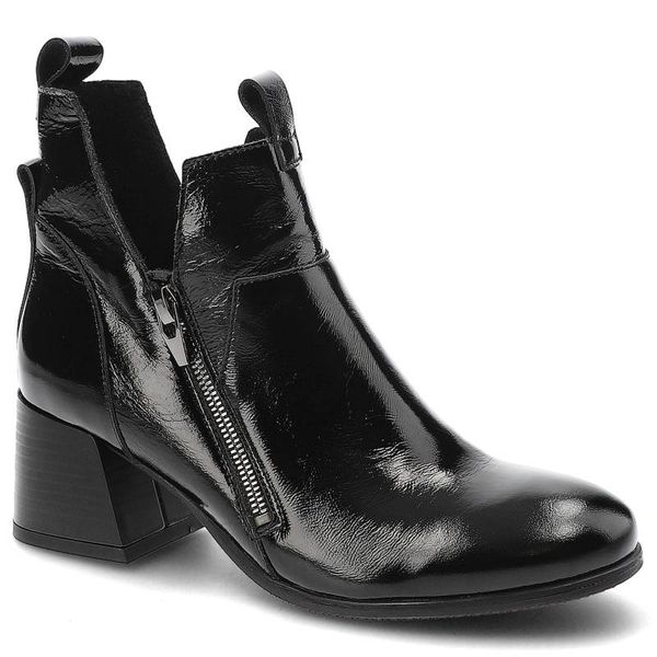 Botki damskie Lamanti, naturalna skóra lakierowana filcowa wkładka i wnętrze ocieplana konstrukcja, czarny, 850-25. Czarne kozaki damskie LAMANTI, z lakierowanej skóry, bez obcasa, na obcasie. Za 289.00 zł.