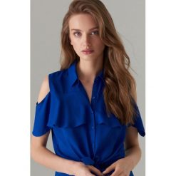 Bluzka open shoulder z falbaną - Niebieski. Bluzki damskie Mohito. Za 79.99 zł.