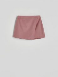 Kopertowa spódnica mini z wełną - brudny róż. Czerwone spódnice damskie Reserved, l, bez wzorów, z tkaniny, mini, kopertowe. W wyprzedaży za 79.99 zł.