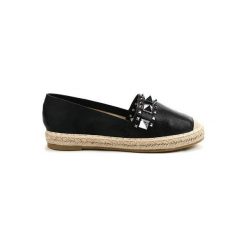 Czarne espadryle z ćwiekami 1706. Czarne espadryle damskie ButyModne, bez wzorów, wakacyjne, bez obcasa, bez zapięcia. Za 59.00 zł.