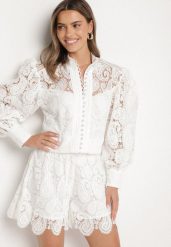 Biały Komplet z Bawełną Koszula i Szorty Ozdobione Ażurowym Wzorem Zeralea. Białe koszule damskie Born2be, m, z aplikacjami, z bawełny, eleganckie, bez kołnierzyka, bez ramiączek. Za 169.99 zł.