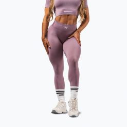Legginsy treningowe damskie NEBBIA Flow Seamless Maximum Push-Up. Czerwone legginsy damskie Nebbia, m, bez wzorów, z elastanu, na fitness i siłownię. Za 249.99 zł.