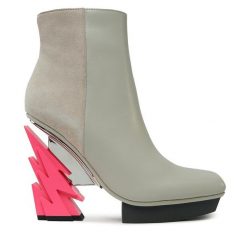 Botki United Nude. Białe botki damskie United Nude, bez obcasa, na słupku, bez zapięcia. Za 2,779.00 zł.