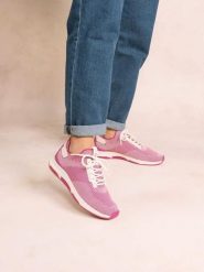 Buty sportowe damskie TBS Jellina. Białe obuwie sportowe damskie TBS, bez wzorów, z materiału, do biegania. Za 423.85 zł.