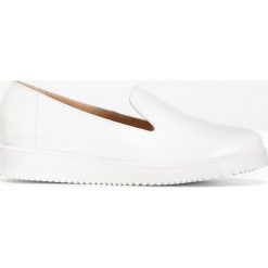 Buty skórzane wsuwane bonprix biały. Baleriny damskie bonprix. Za 109.99 zł.