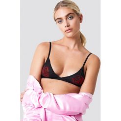 Galore x NA-KD Siateczkowy biustonosz z różami - Black. Czarne biustonosze Galore x NA-KD. W wyprzedaży za 24.29 zł.