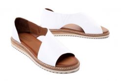 ARTIKER RELAKS 46C1014 biały, sandały damskie. Białe sandały damskie Artiker Relaks, bez wzorów, ze skóry, bez obcasa, bez zapięcia. Za 259.90 zł.