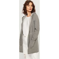Bluza z kapturem - Szary. Szare bluzy damskie Reserved. W wyprzedaży za 59.99 zł.