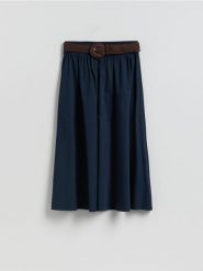 Bawełniana spódnica z paskiem - granatowy. Niebieskie spódnice damskie Reserved, l, bez wzorów, z bawełny, rozkloszowane. Za 149.99 zł.