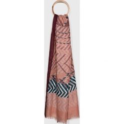 Pieces - Szal. Szare szaliki i chusty damskie Pieces, z poliesteru. W wyprzedaży za 59.90 zł.
