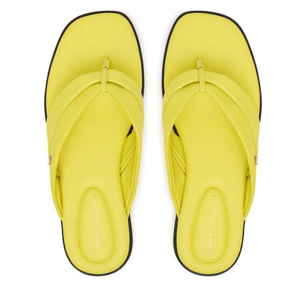 Japonki Tommy Hilfiger. Żółte klapki damskie Tommy Hilfiger, bez wzorów, bez obcasa. Za 197.99 zł.