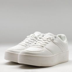 But sportowy ROBY biały. Białe obuwie sportowe damskie Legea, bez wzorów, trekkingowe. W wyprzedaży za 108.00 zł.