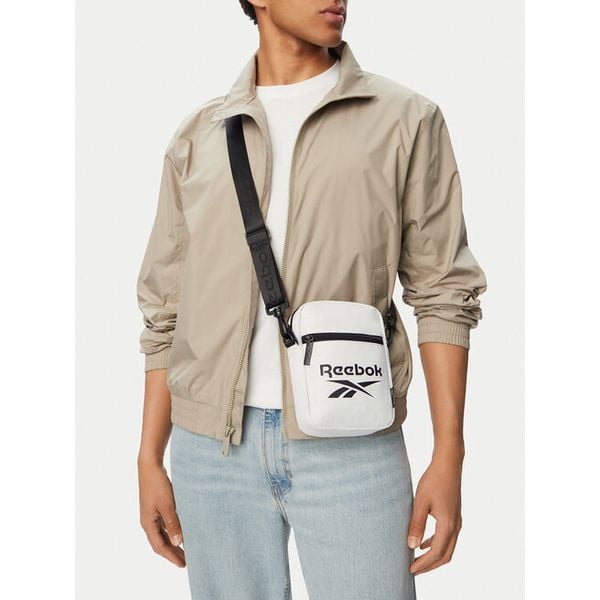 Saszetka Reebok. Białe saszetki męskie Reebok, młodzieżowe, małe. Za 49.99 zł.