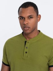 Męska koszulka polo bez kołnierzyka - oliwkowa V6 OM-TSCT-0156 - XXL. Zielone koszulki polo męskie Ombre Clothing, l, bez wzorów, z bawełny, bez ramiączek. W wyprzedaży za 39.99 zł.