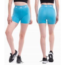 Spodenki damskie adidas Techfit. Czarne obuwie sportowe damskie Adidas, bez wzorów, z elastanu, na fitness i siłownię. Za 105.99 zł.