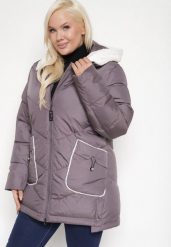 Fioletowa Zimowa Kurtka z Pikowanymi Przeszyciami i Kapturem Learell. Fioletowe kurtki damskie Born2be, na zimę, xl, bez wzorów, z materiału. Za 279.99 zł.