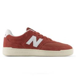 Buty męskie New Balance M0808D6 – bordowe. Czerwone buty sportowe męskie New Balance, z materiału, bez zapięcia. Za 299.99 zł.