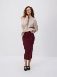 Spódnica midi z wiskozą - bordowy. Czerwone spódnice damskie Reserved, l, bez wzorów, z dzianiny, midi, dopasowane. W wyprzedaży za 49.99 zł.