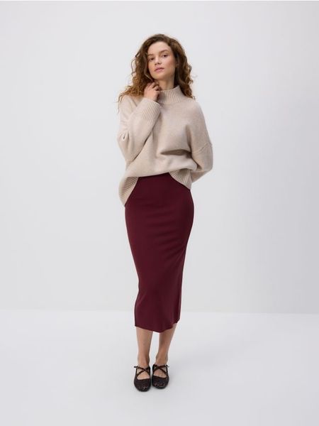 Spódnica midi z wiskozą - bordowy. Czerwone spódnice damskie Reserved, l, bez wzorów, z dzianiny, midi, dopasowane. W wyprzedaży za 49.99 zł.